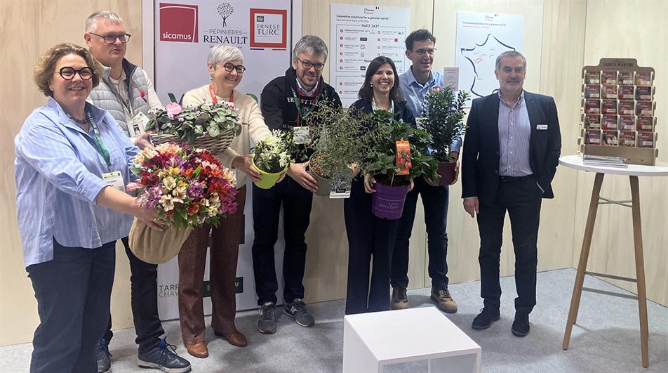 Growers with new plants at IPM Essen